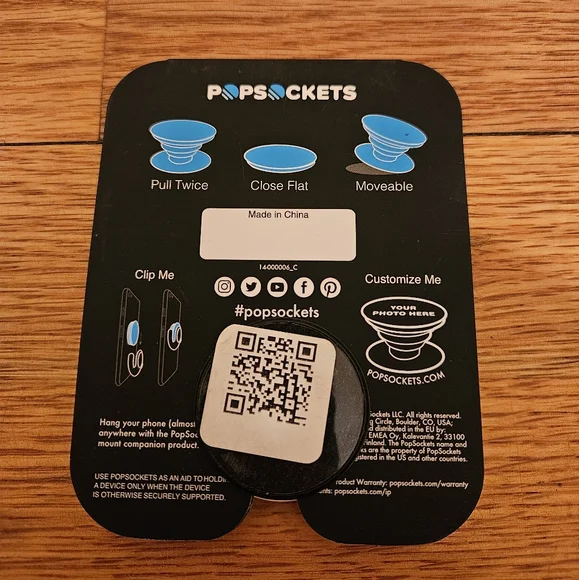 STAR WARS PORG BUNDLE: Wallet Popsocket, & Keychain - Picture 8 of 10